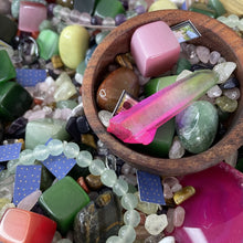 Load image into Gallery viewer, crystal confetti with scoop